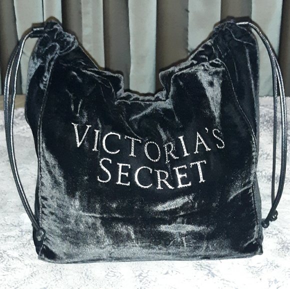 ๐๐ค Victoria's Secret Over night Bag/ Hand bag - Picture 1 of 7